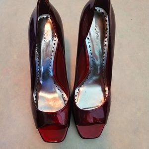 Red metallic women's 9.5 heels